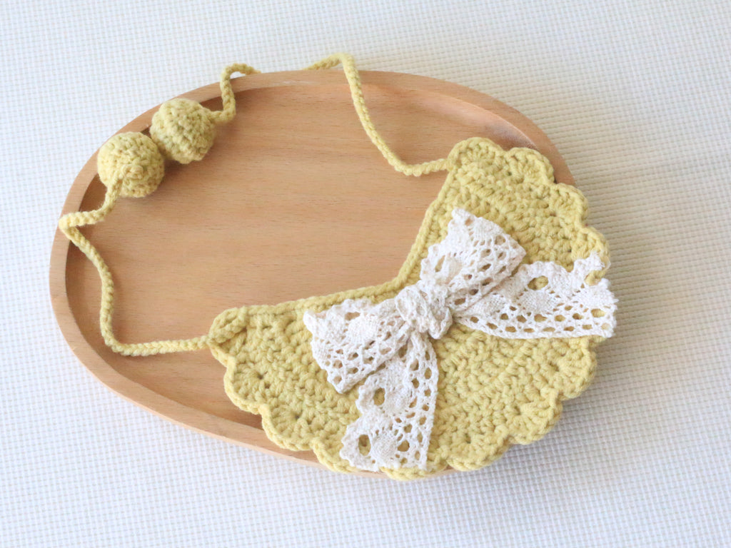Elegant Crochet Bow Cat Bib