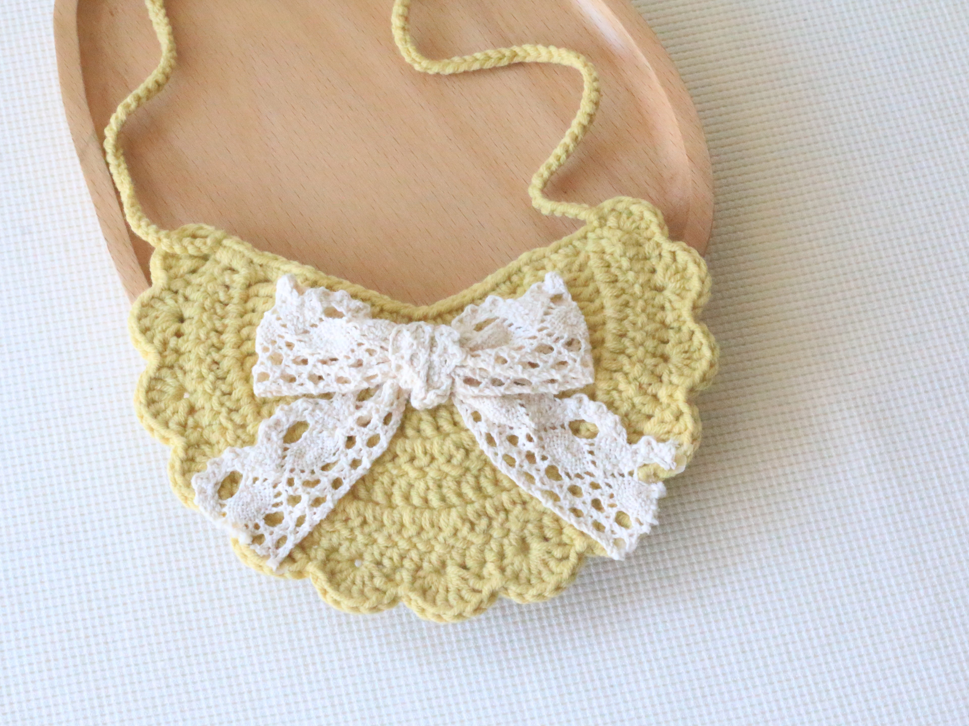 Elegant Crochet Bow Cat Bib