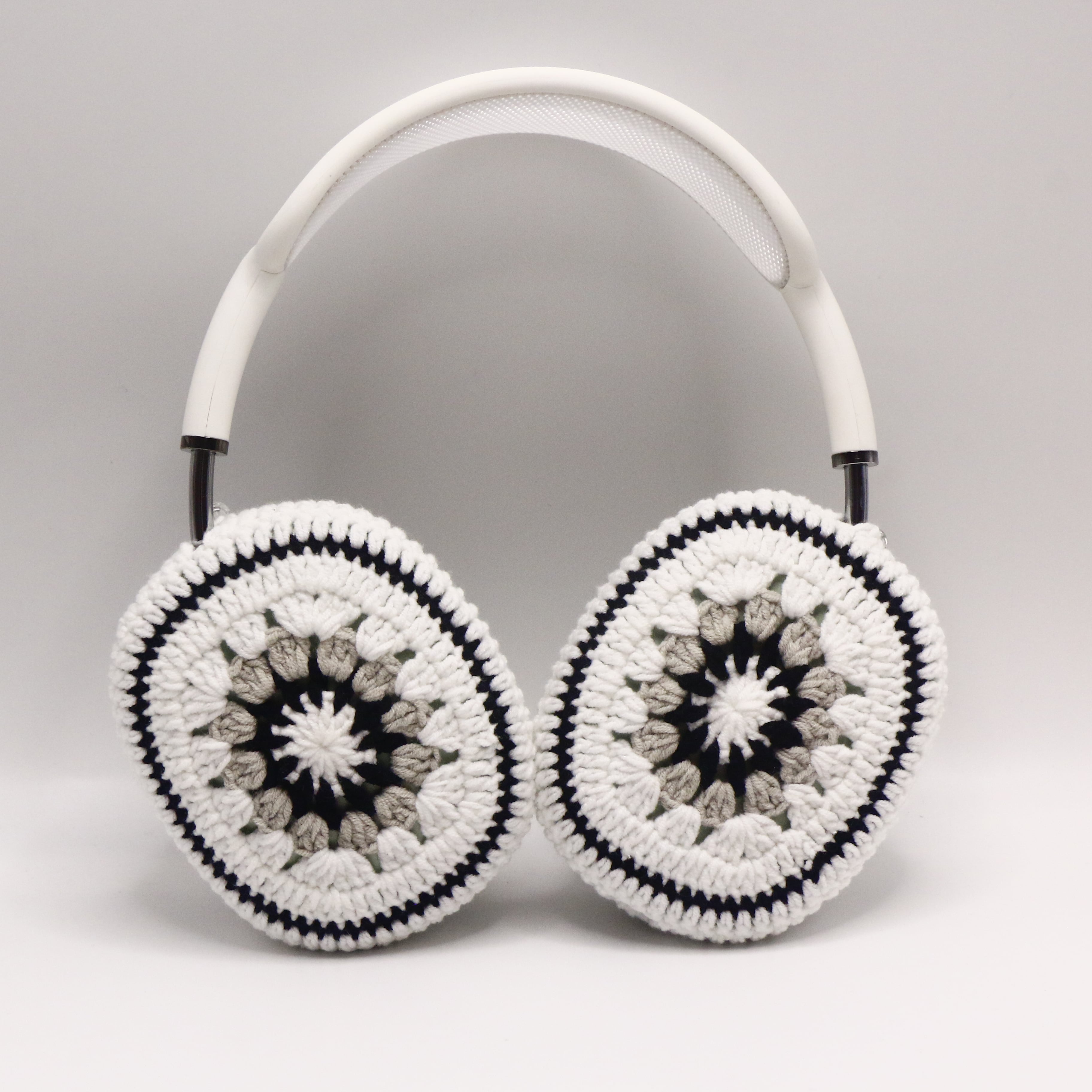 Granny Square AirPods Max Cover