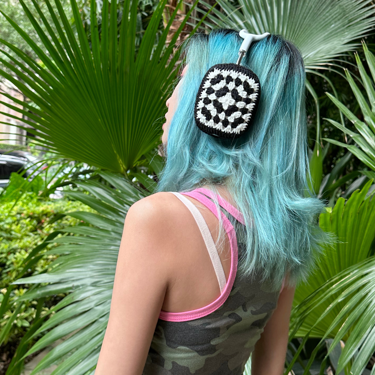 Black & White AirPods Max Case