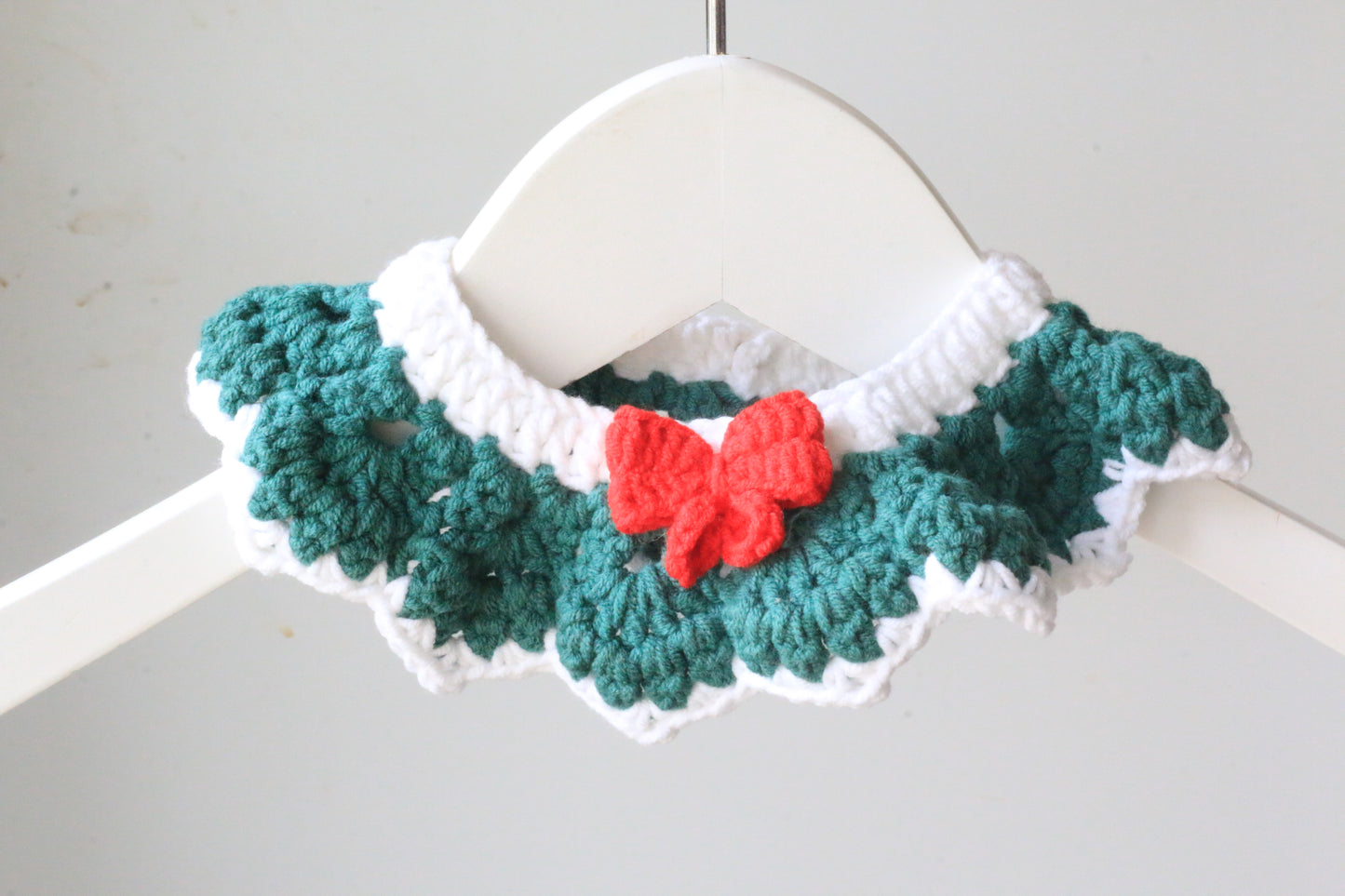 Adjustable Christmas Crochet Cat Collar