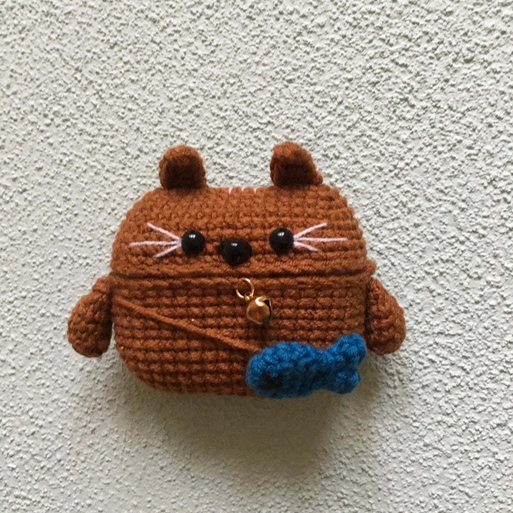 White Belly Cat Airpod Case