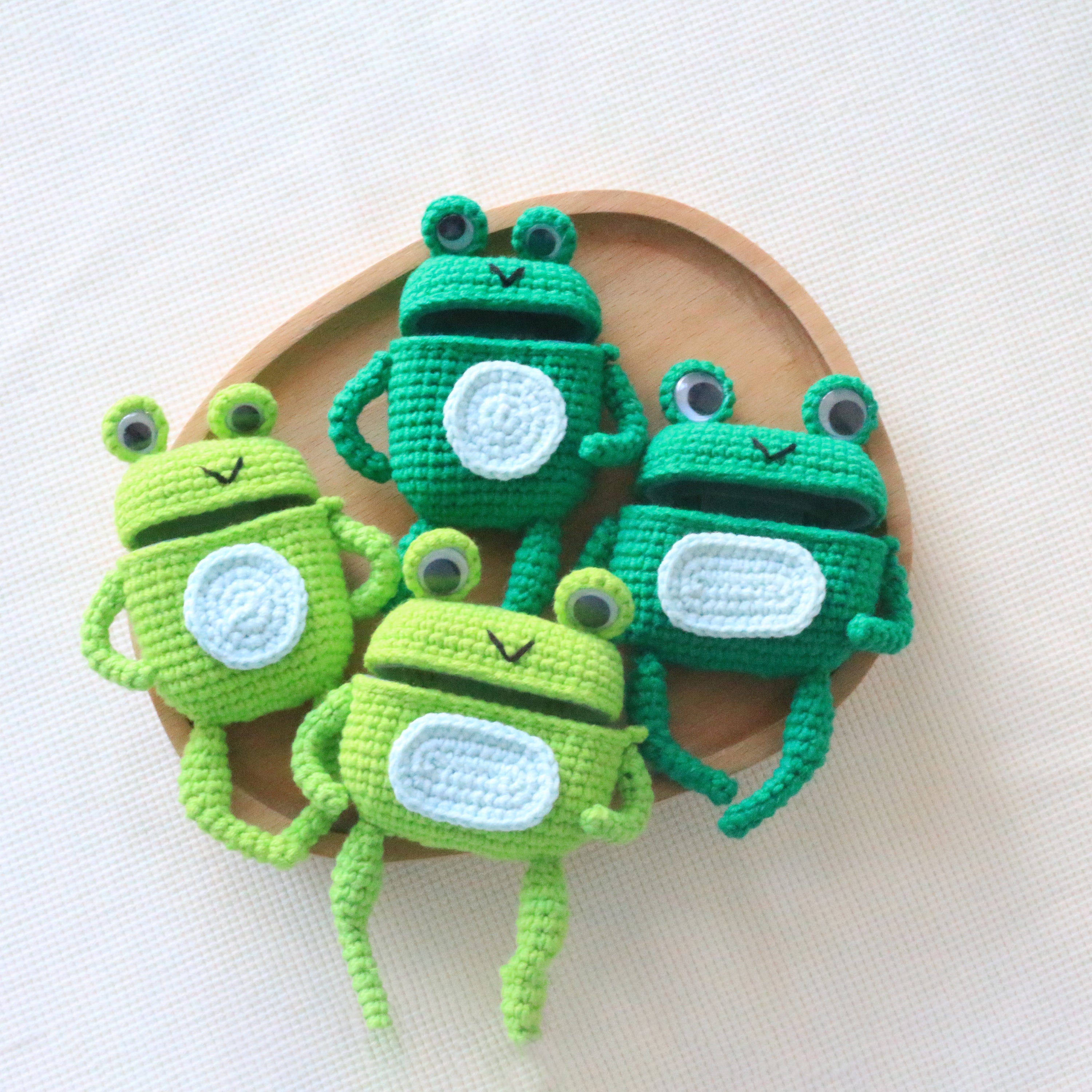 The Frog Team Crochet Airpod Case
