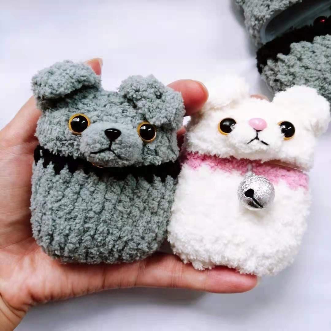 Crochet -Fluffy Cat Airpod Case