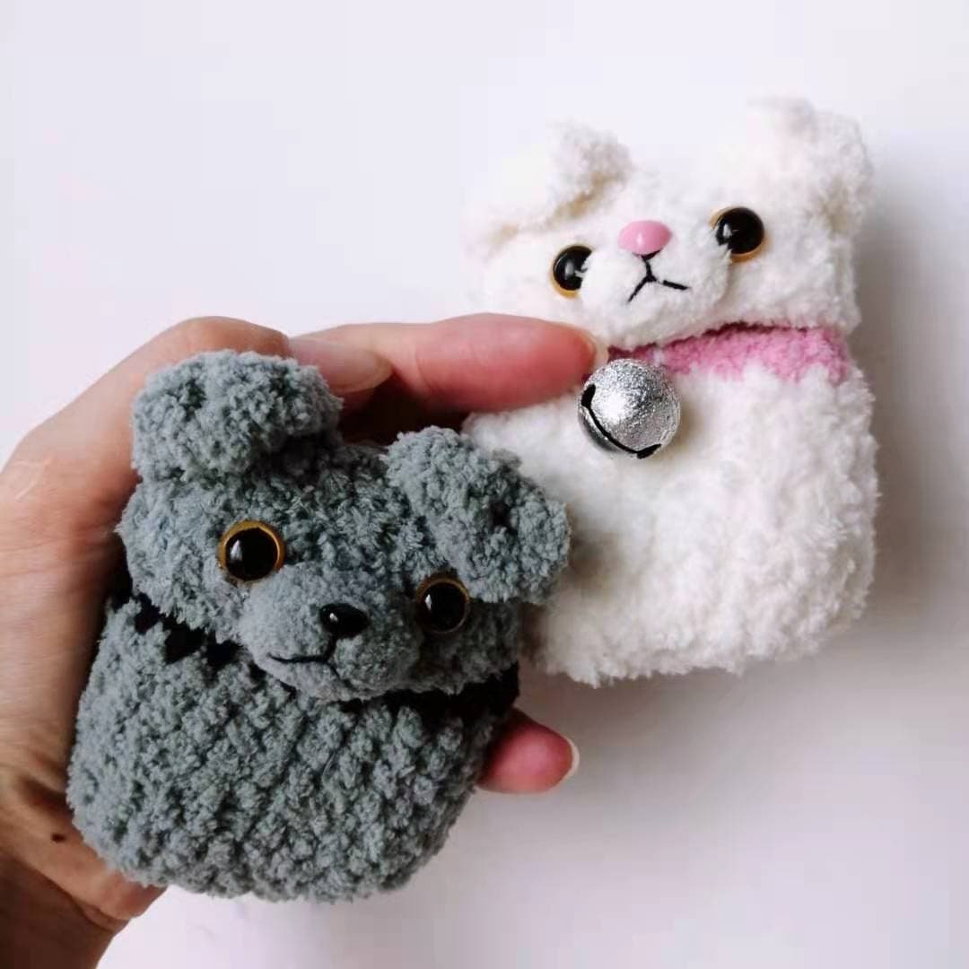 Crochet -Fluffy Cat Airpod Case