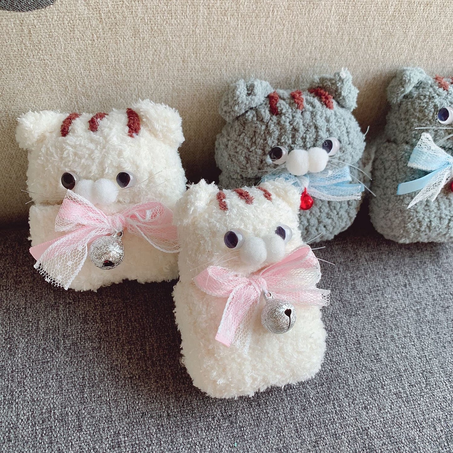 Crochet White Cat Airpod Case