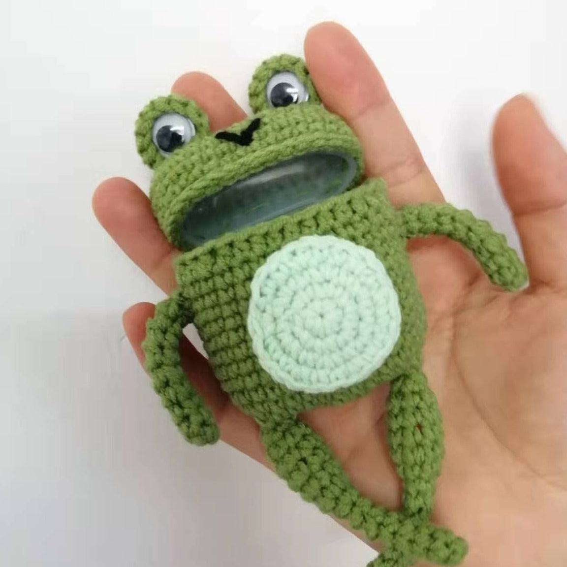 The Frog Team Crochet Airpod Case