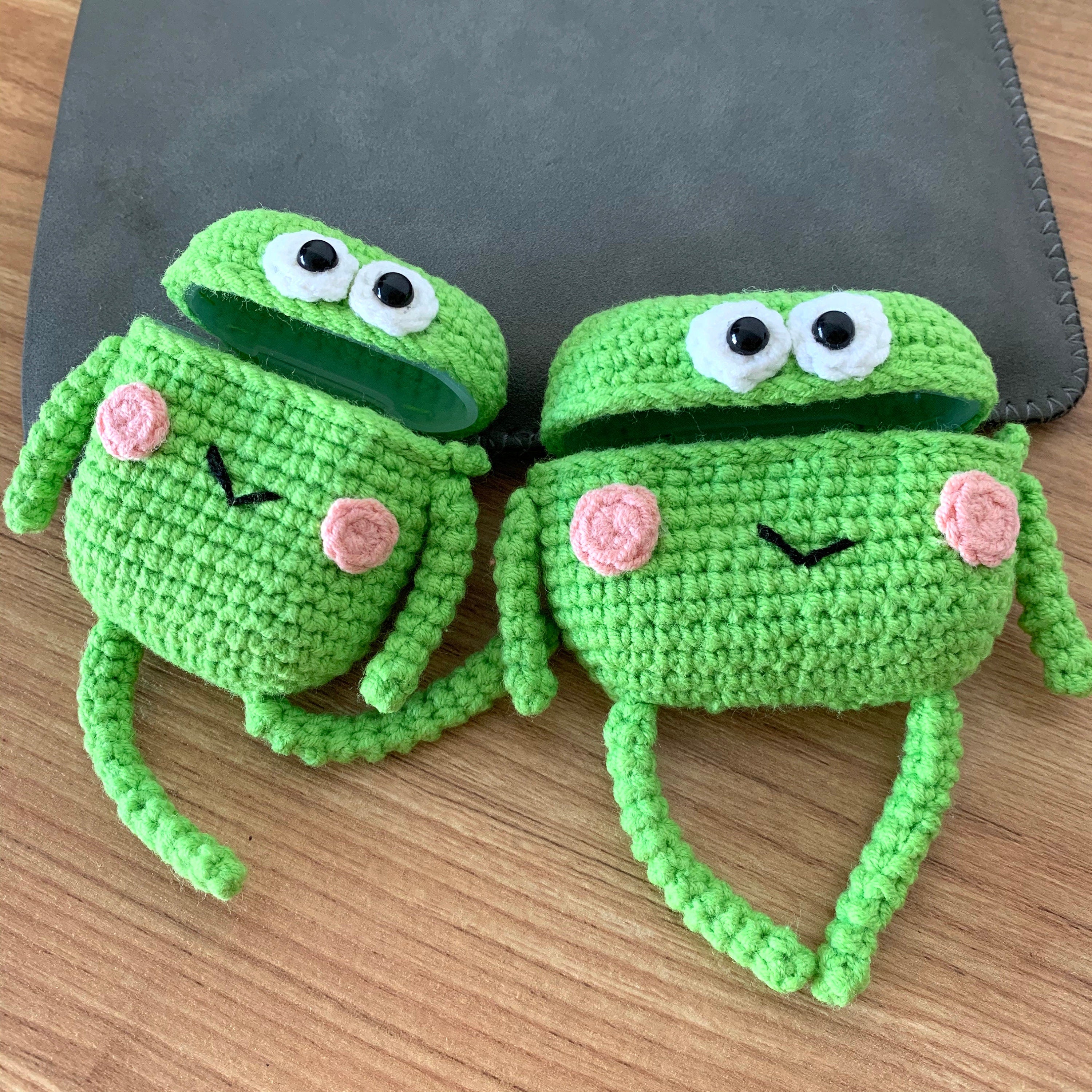 Cute dancing Frog AirPods Case